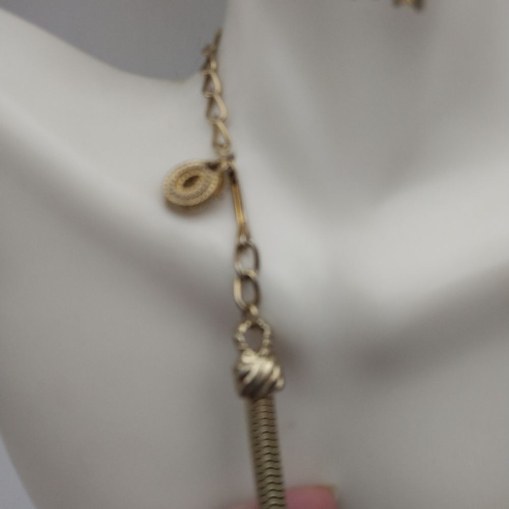 Gold toned‎ estate luxury necklace - Picture 3 of 3